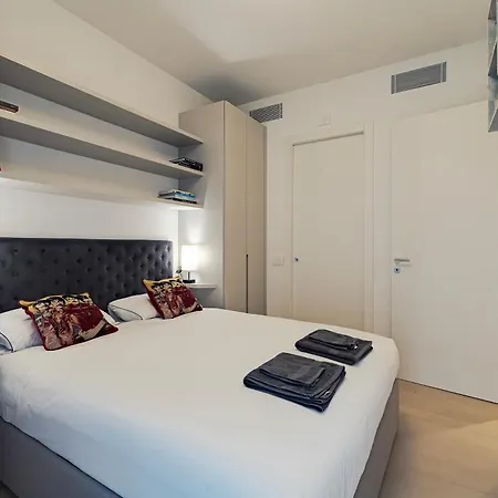 Washington Building - 4 Posti Apartment Milan